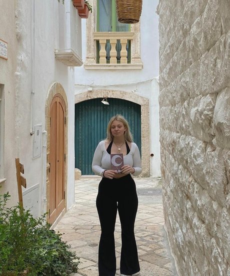 Isabella Dorta best star archive