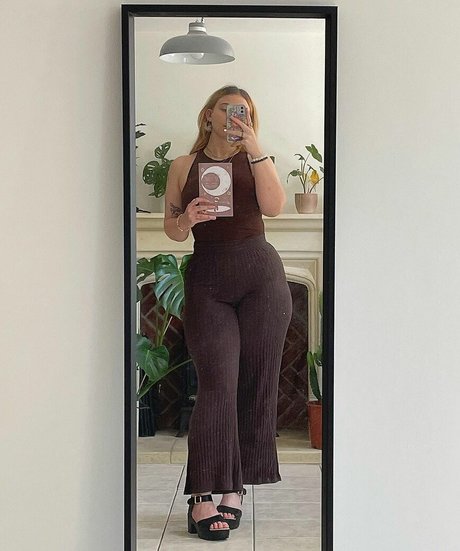 Isabella Dorta star free galleries