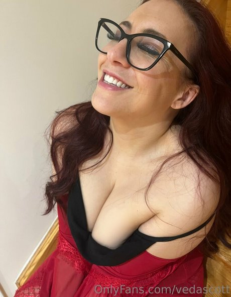 pretty ebony onlyfans top img