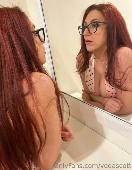 vedascott art actress images