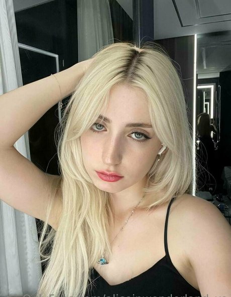 aliceinwonderland xo high quality star photo