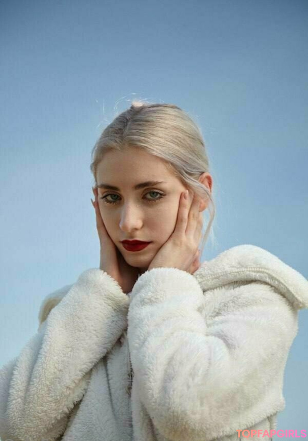 aliceinwonderland xo model naked gallery