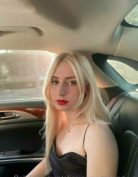 aliceinwonderland xo model nudes photo