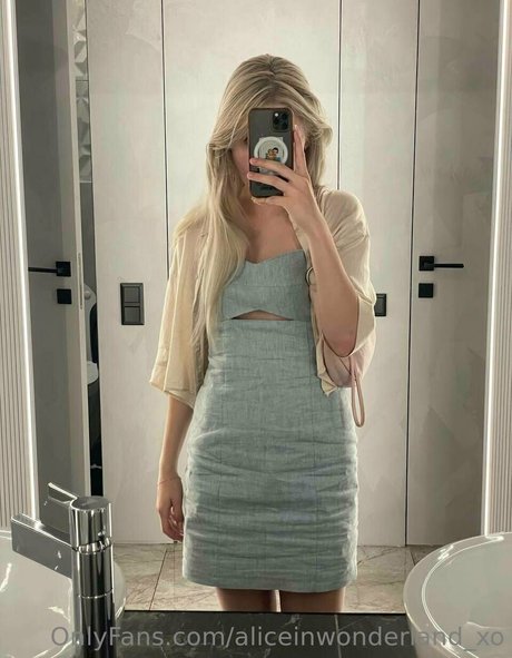 aliceinwonderland xo star nude photo