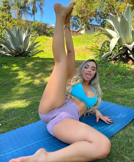 Kiara Blay nude pornstar galleries