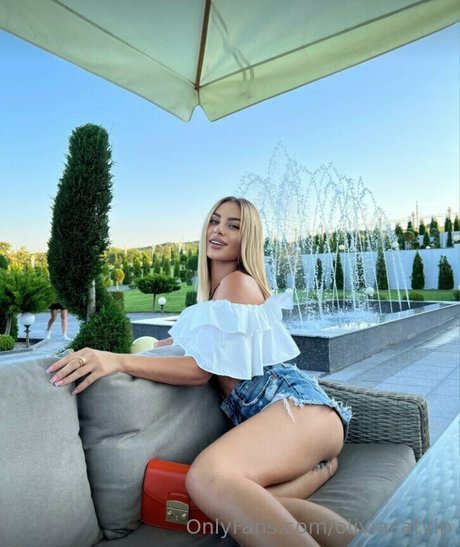 Oliviacatvip star sexy pics