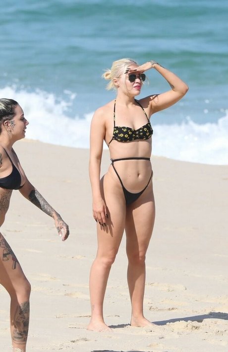 Luisa Sonza sexy star img