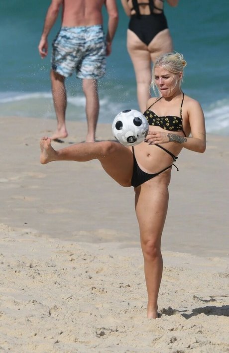 Luisa Sonza adult model picture