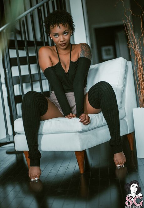 Naomi SG hot model pics