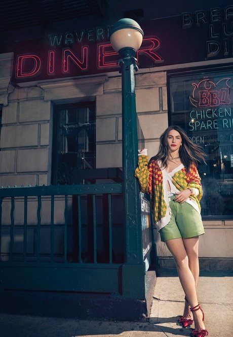 Julianne Hough pretty actress images