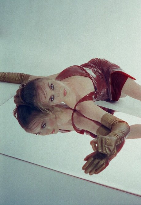 Julianne Hough erotic actress image