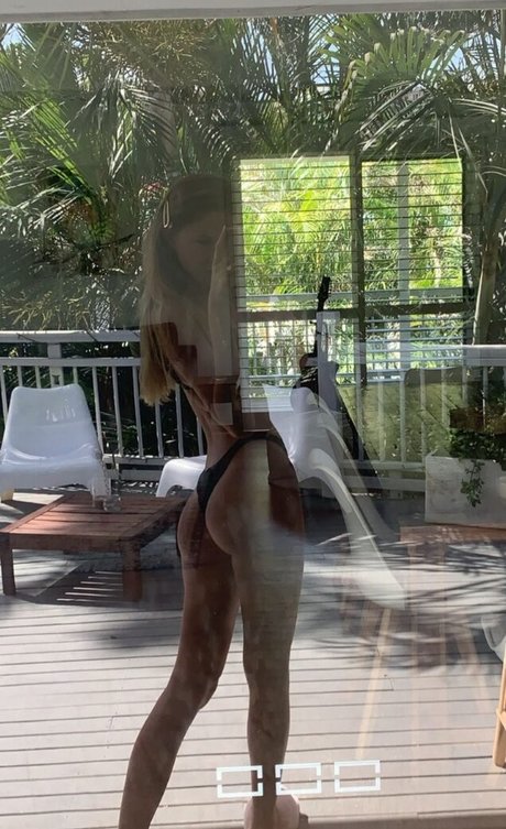 mia phillipson model art img