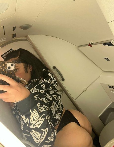 thundafans beautiful pornstar pic