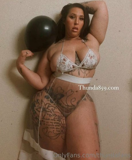 thundafans erotic actress pics