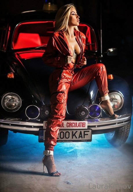 laurakozlovvfree xxx pornstar picture