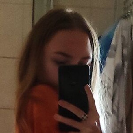 V ixxi top model image