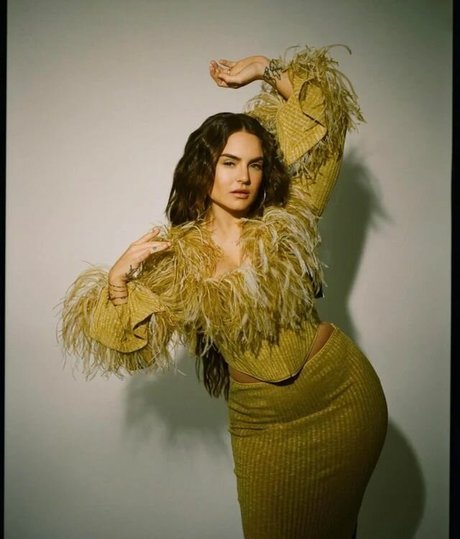 Jojo Levesque model nudes image