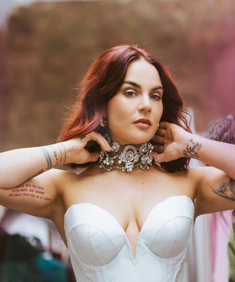 Jojo Levesque model nude pictures