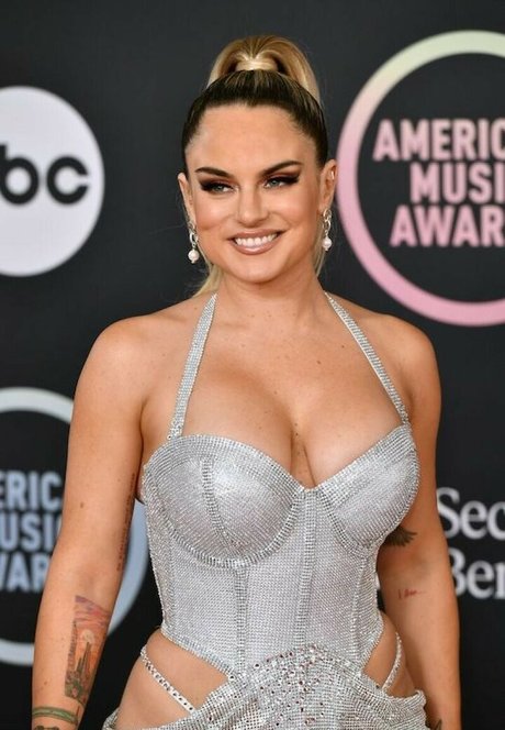 Jojo Levesque nude model archive