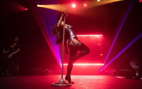 Jojo Levesque erotic model pic