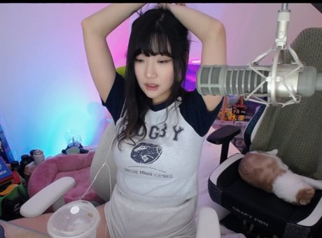 blonde cum onlyfans beautiful nude pics