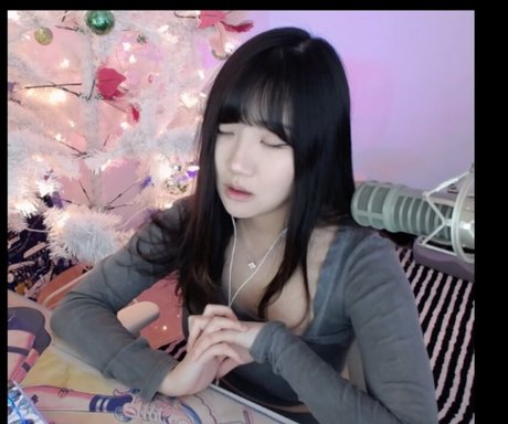 perfect shemale onlyfans naked photo