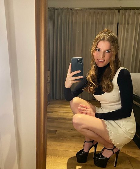 Anna Kendrick adult actress img