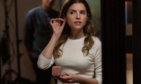 Anna Kendrick model top image