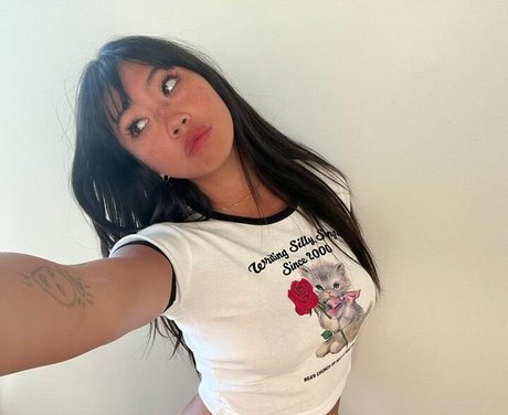 Radvxz nudes model picture