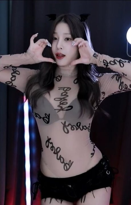 Haruzzxng pornstar nude photos