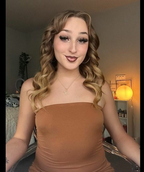 Haven Rose model naked img