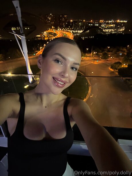 Poly Dolly adult star pic