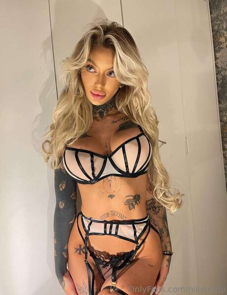 Nikolnatu pornstar naked image