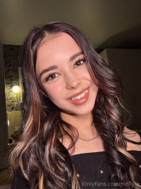 Mollylo nudes actress photos