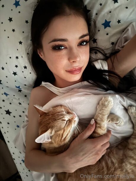 Mollylo top model pics