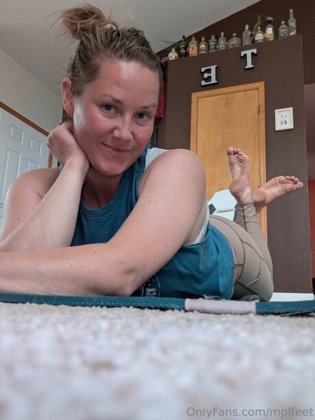 Mplfeet nudes model img