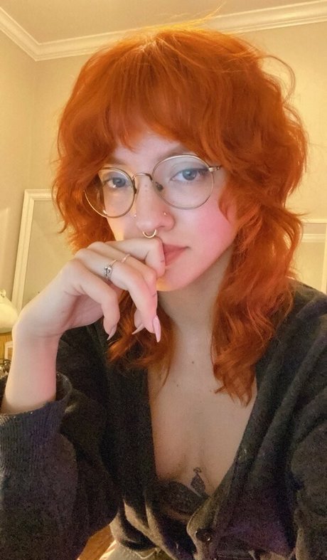 Pleasequietdown model erotic galleries