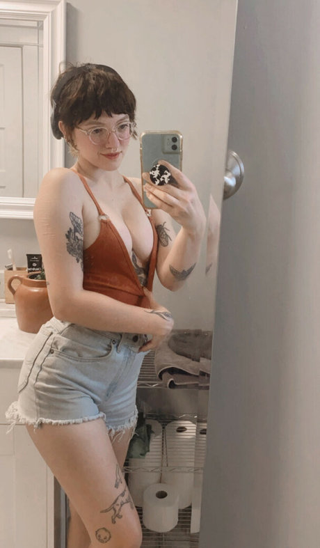 Pleasequietdown sex model photos