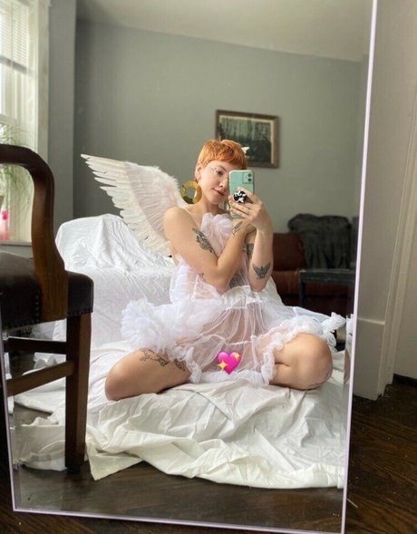 Pleasequietdown high quality model images