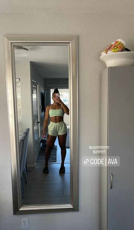 aaaaayevuh model sexy galleries