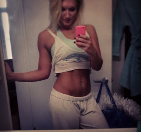 Brooke Hogan pornstar naked img