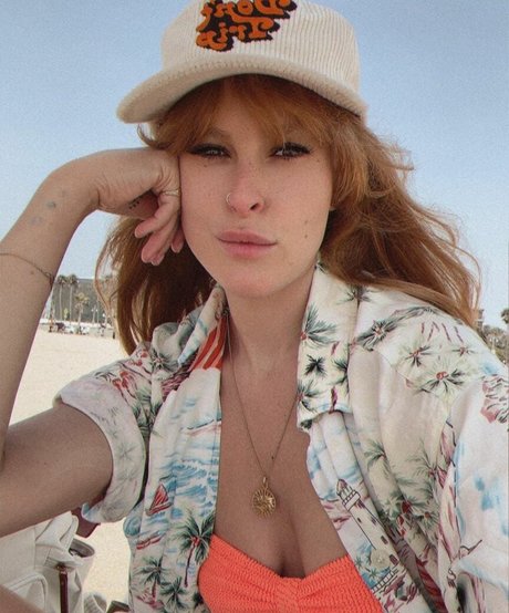 Rumer Willis pornstar naked images