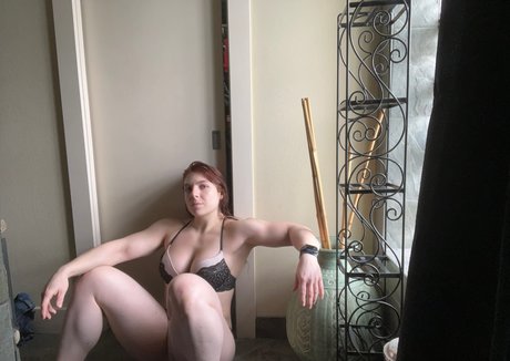 kitty bit games pretty model photos