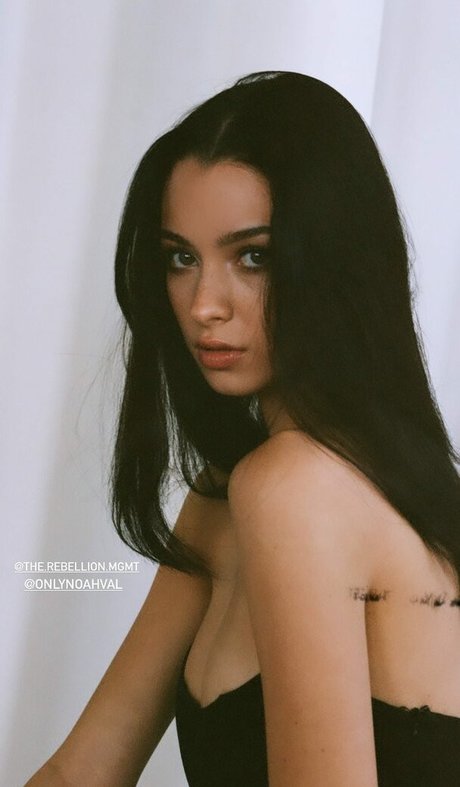 Mishka Chantal Silva art model gallery