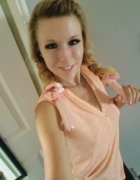 Michelle Moist erotic star pics