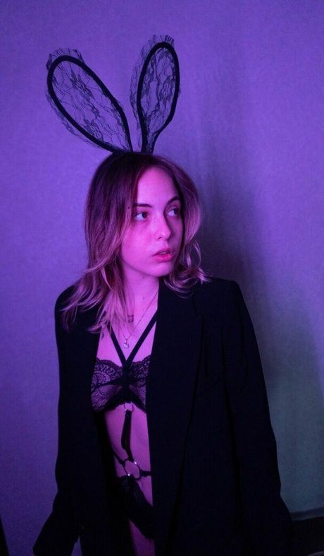 Nikol Koulen porn actress photo