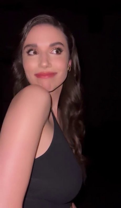 Grace Caroline Currey top model photos