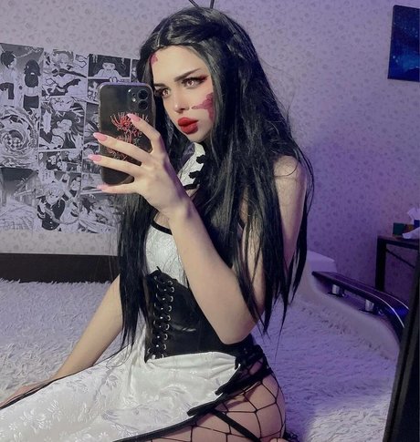 Lyraleiq model sexy galleries