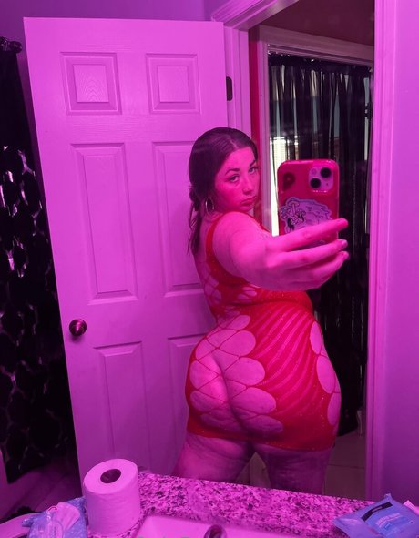 trapqueenary nude pornstar picture