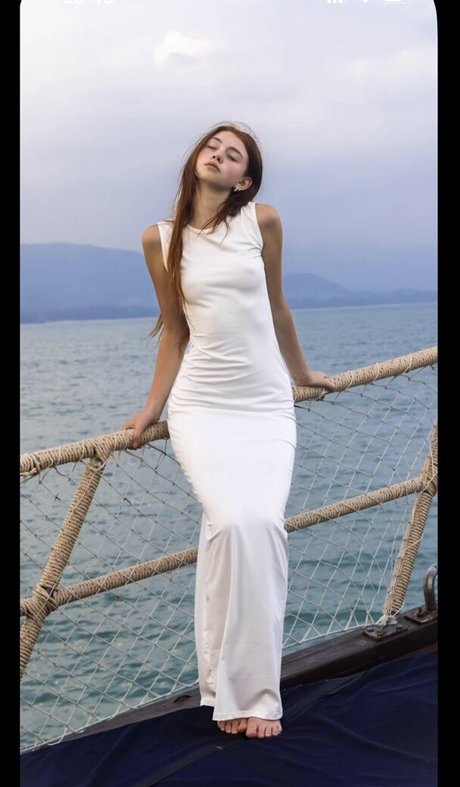 Sicily Rose art model galleries